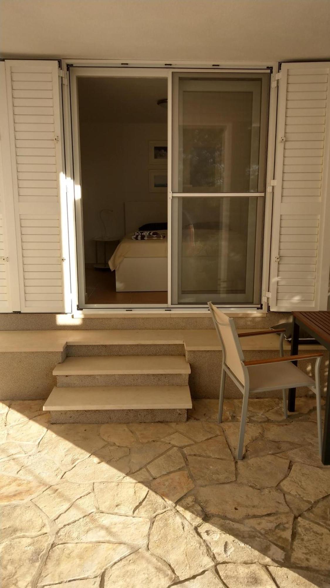 Cozy Jelsa Apartment In The Shade Of The Pines. Exterior photo